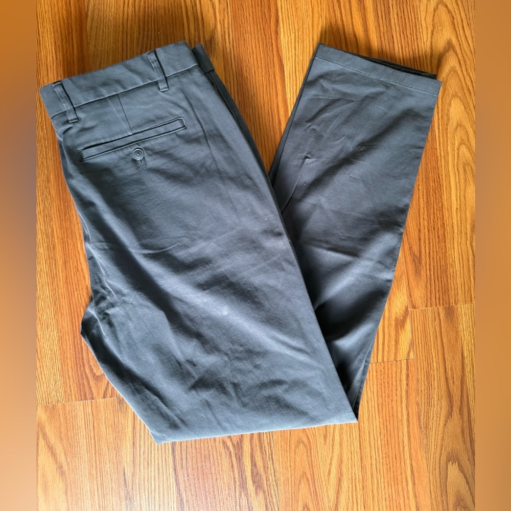 Men’s Grey Everlane Slim Chino khaki Pants 34x32